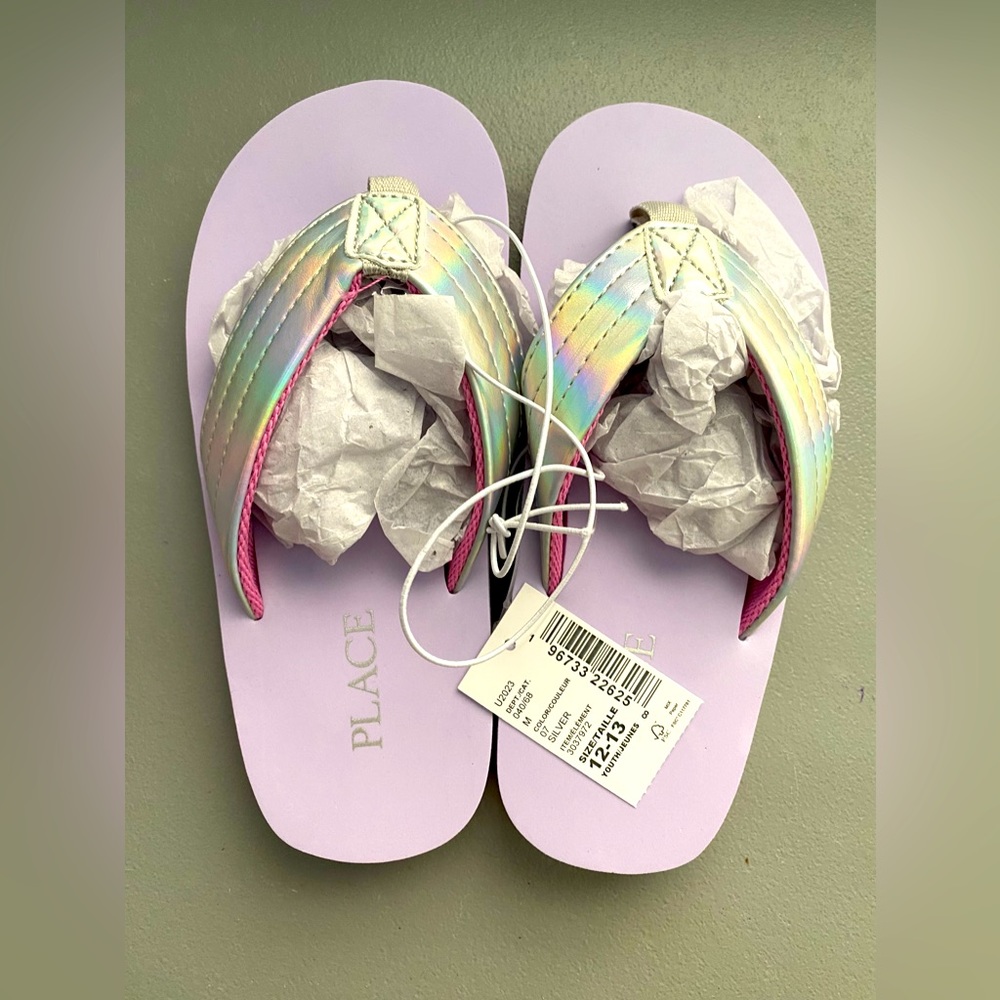 NWT girl’s flip flops
